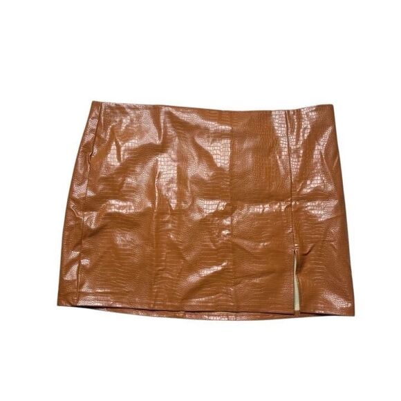 FASHION NOVA Women’s Camel Brown Flame in Your Heart Croc Print Mini Skirt Size - Picture 1 of 6